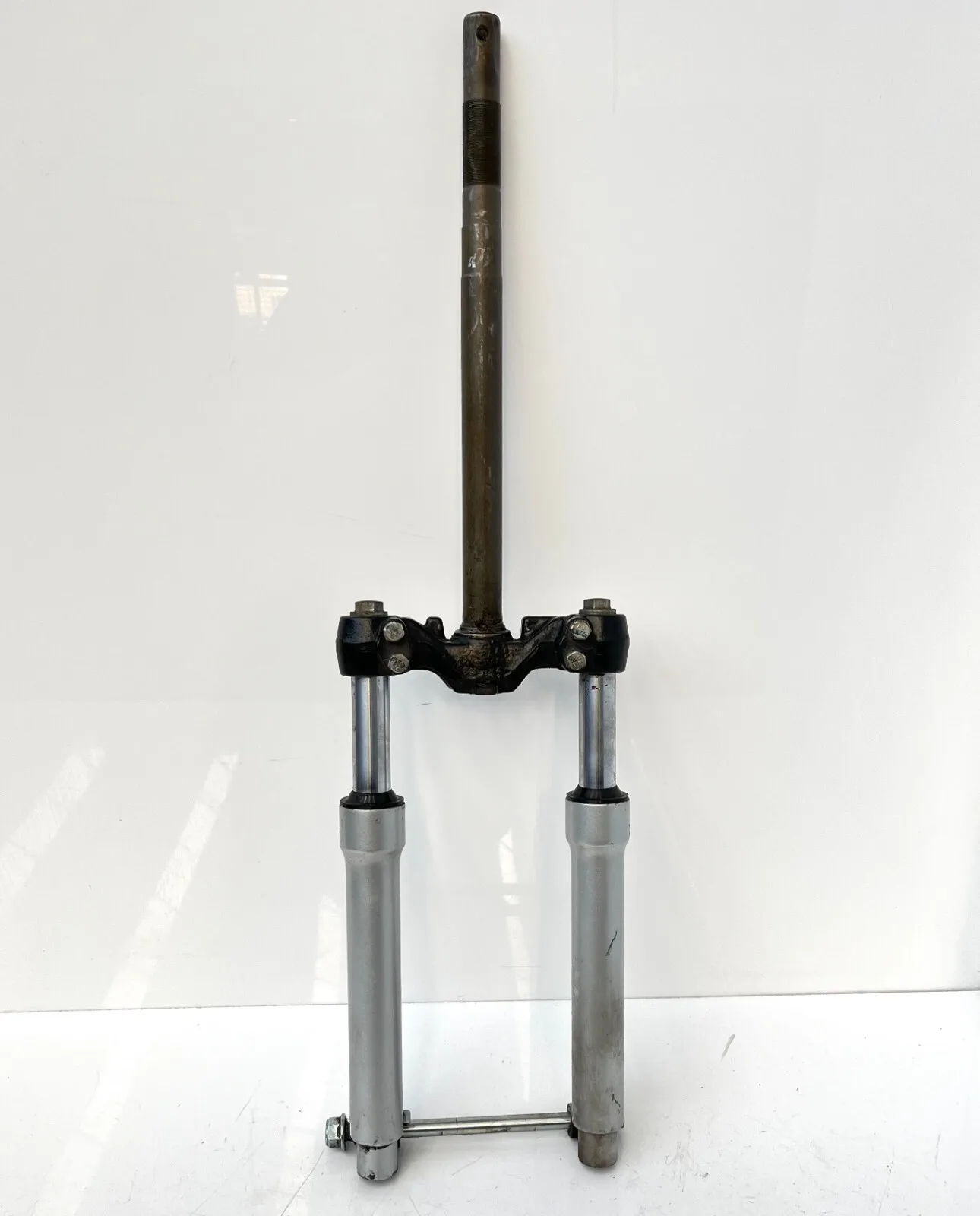 FORCELLA ANTERIORE PEUGEOT V-CLIC 50 / PIASTRA E STELI V CLIC 50 cc